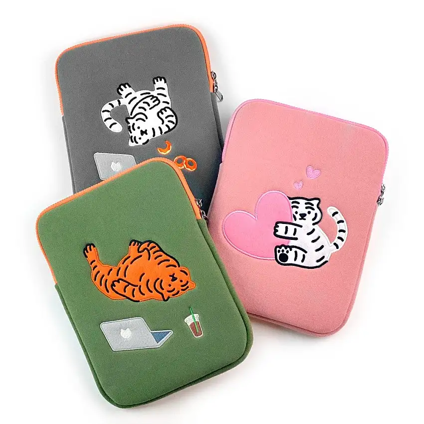 MUZIK TIGER Laptop/Tablet Pouch - Pink